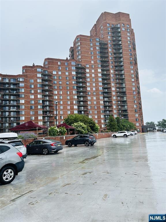 Building Photo - 1040 Harmon Cove Tower
