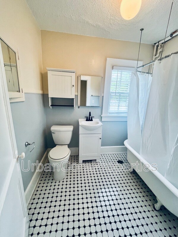 Building Photo - 500 5th St N