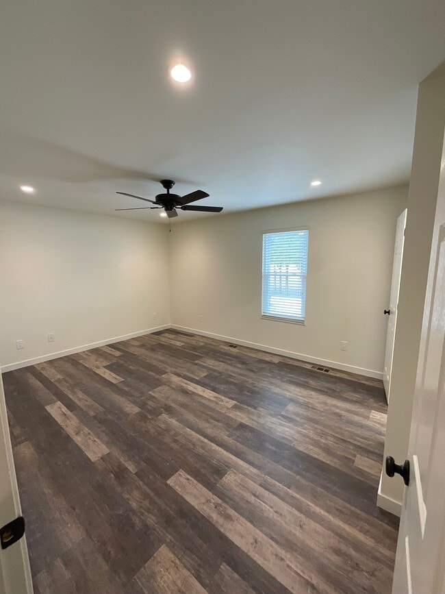 Building Photo - 2912 Montvale Rd
