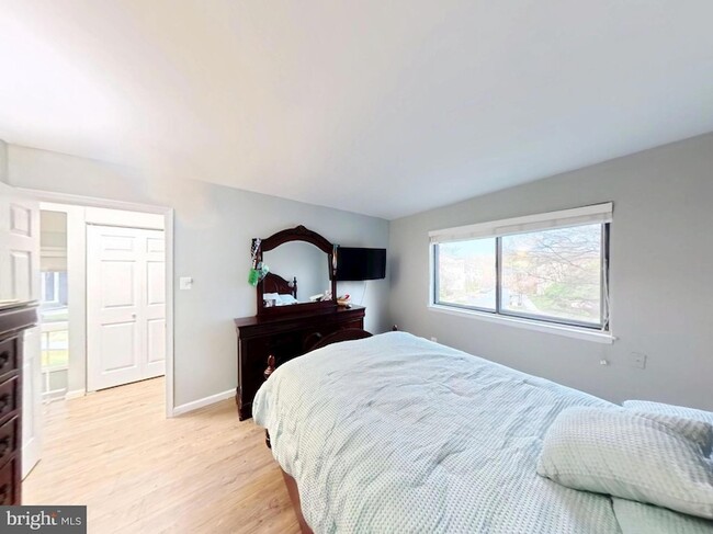 Building Photo - 18428 Point Seneca Pl