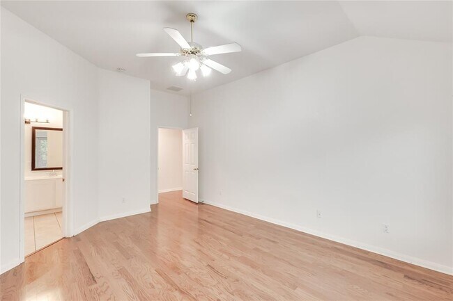 Building Photo - 15437 Fisher Island Dr