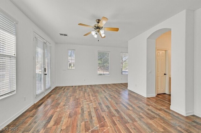 Building Photo - 7221 Sandy Plains Ave