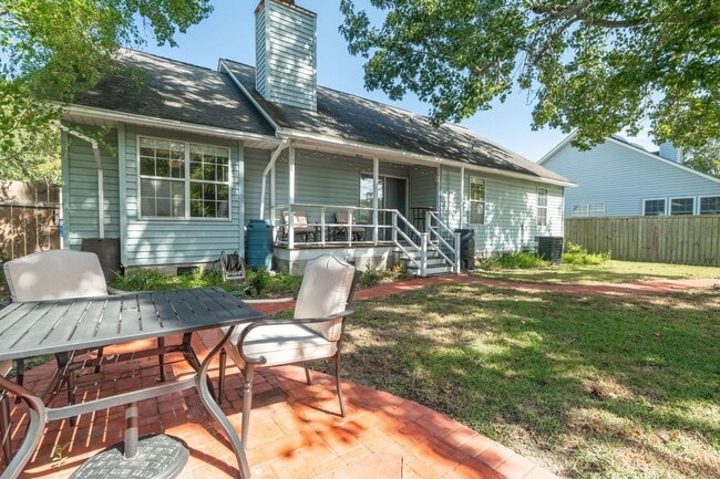 Building Photo - Modern Comfort and Convenience in Citadel ...