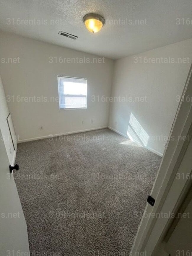 Building Photo - 1607 N Minneapolis St