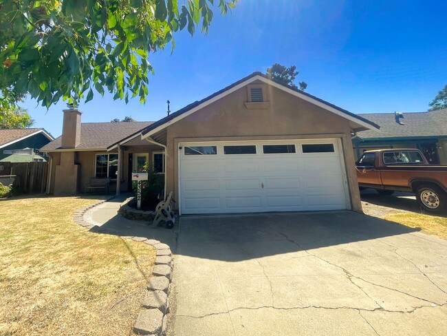 Primary Photo - Recently updated 3 bedroom 2 bath Fremont ...