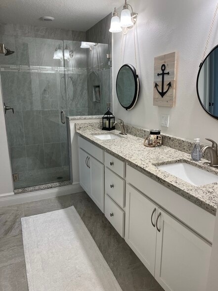 master bath - 799 Sterthaus Dr