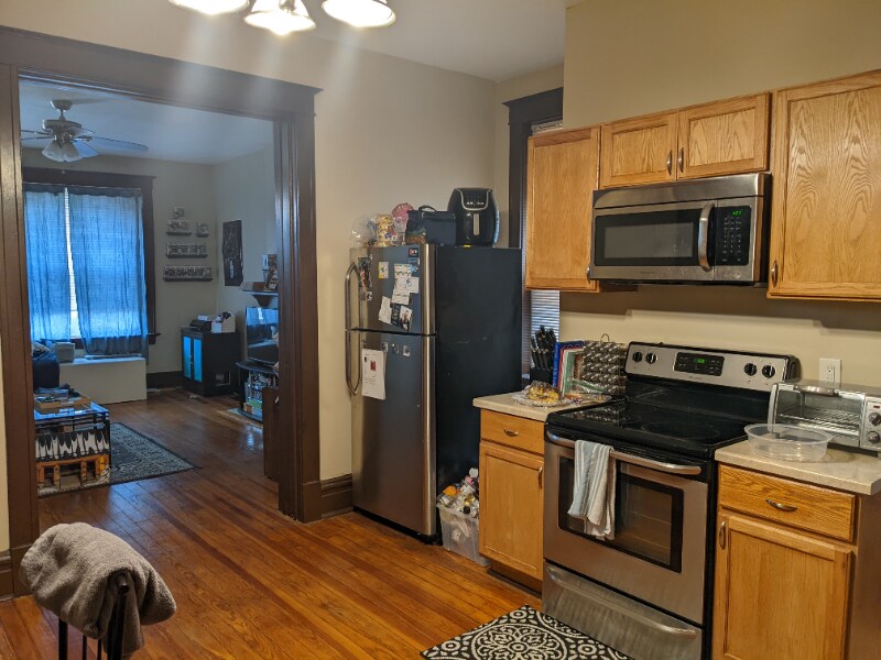 Building Photo - 2201 Jules St