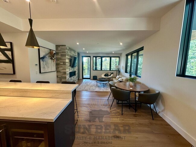 Building Photo - Luxury Mountain Retreat