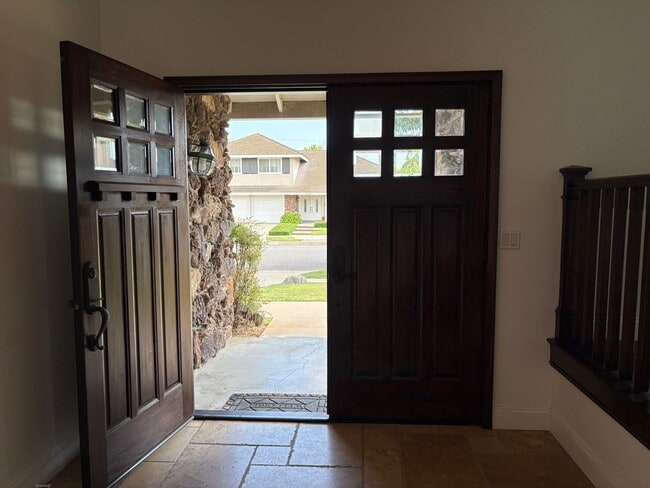 Building Photo - Spacious House - 2 stories - 4 Bedrooms + 2.5 Baths & large 2 car garage