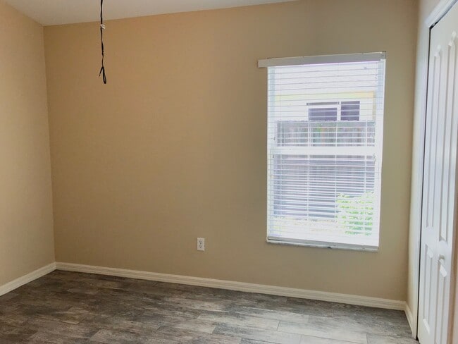 Building Photo - Beautiful 3 Bedroom 2 Bath for Rent in Spring Hill!