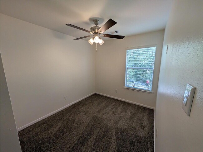 Building Photo - beautiful 3-bedroom, 2.5-bath home in the heart of Tomball!