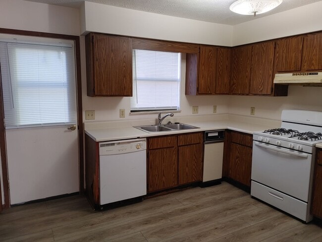 Building Photo - NORTHSIDE TOWNHOME