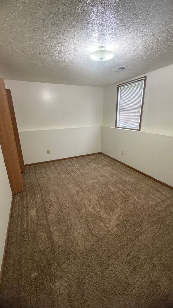 Building Photo - Nice 3-Bedroom Duplex Available in Middlebury