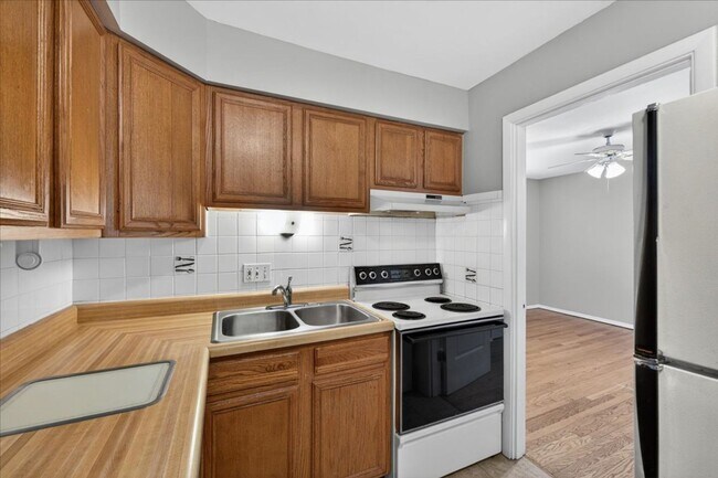 Building Photo - Apartment Food for the Soul