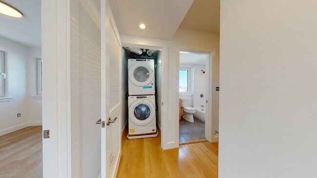 Building Photo - Brand new 4 bed 2 bath.... SEPT 1ST!!!