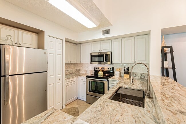 Building Photo - End-Unit 3-Bed Condo Near Downtown Naples & Beaches | Gated Resort-Style Community