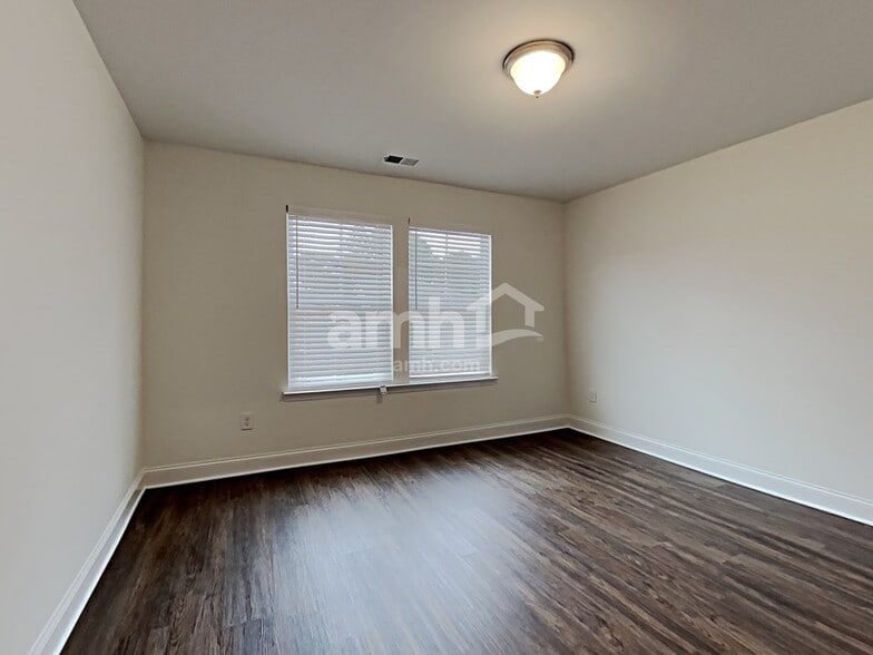 Building Photo - 119 Fairway Crossing Way