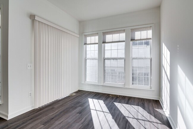 Building Photo - 6327 Dunn Ct