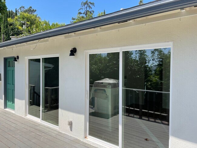 New Sliders - 2522 Lake View Ave