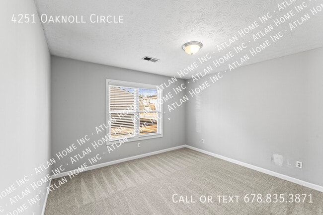 Building Photo - 4251 Oaknoll Cir