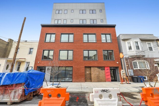 Building Photo - 506 Central Ave