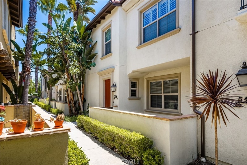 Building Photo - 544 S Casita St