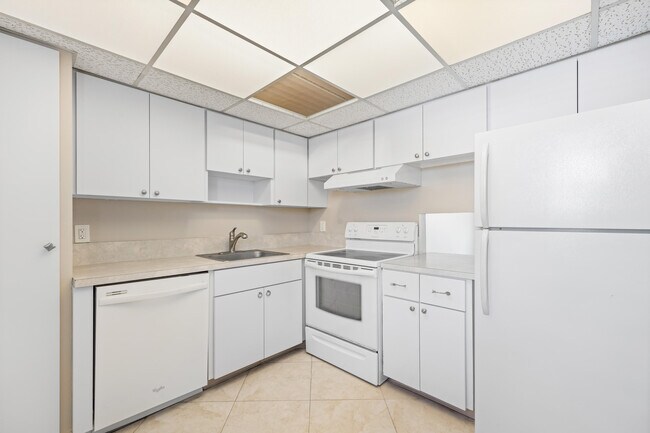 Building Photo - 4500 N Flagler Dr