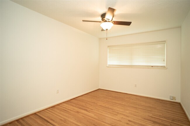 Building Photo - 4522 Briarbend Dr