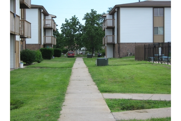 Cottonwood Apartments - Lexington Apartment Homes