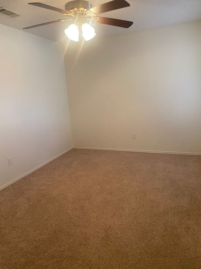 Building Photo - 3 bed 2 bath - Frenship ISD