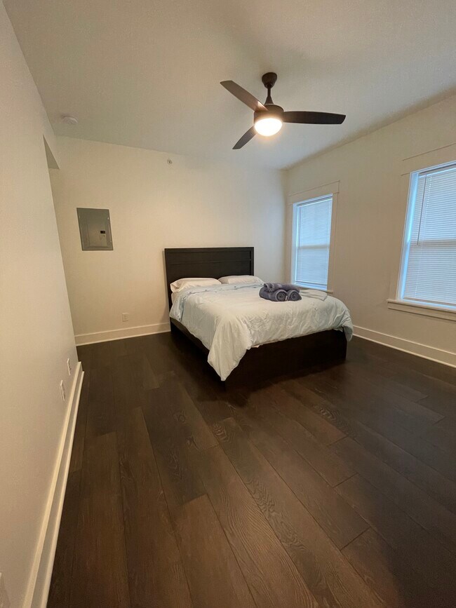 Building Photo - 4317 Holly St