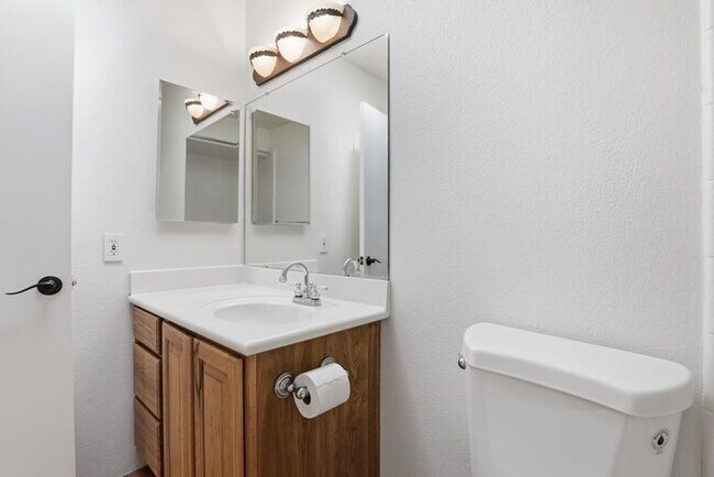 Building Photo - Beautiful Home in McCormick Ranch