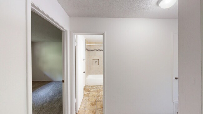 Building Photo - 18235 Happy Ln
