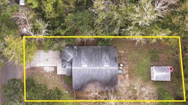 Building Photo - 841 Helen St