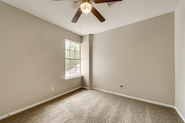 Building Photo - Beautifully updated two-story home in the ...