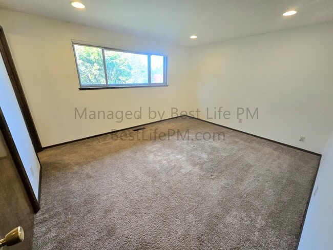 Building Photo - 2575 NW 119th Pl