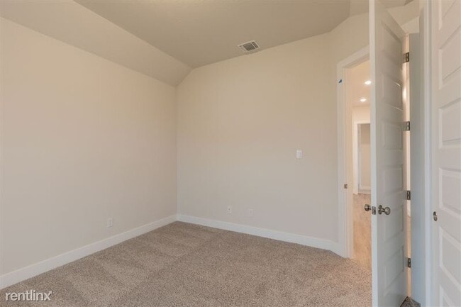 Building Photo - 3804 Sandhill Crane Dr