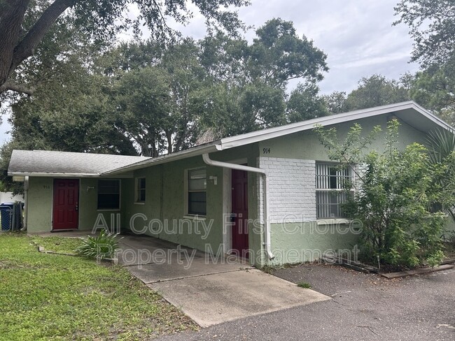 Primary Photo - 916 Lake Palms Dr