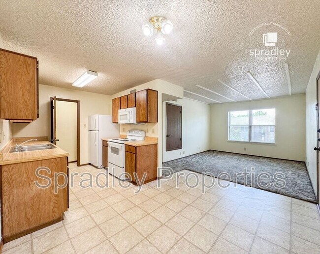 Primary Photo - 120 W Main St