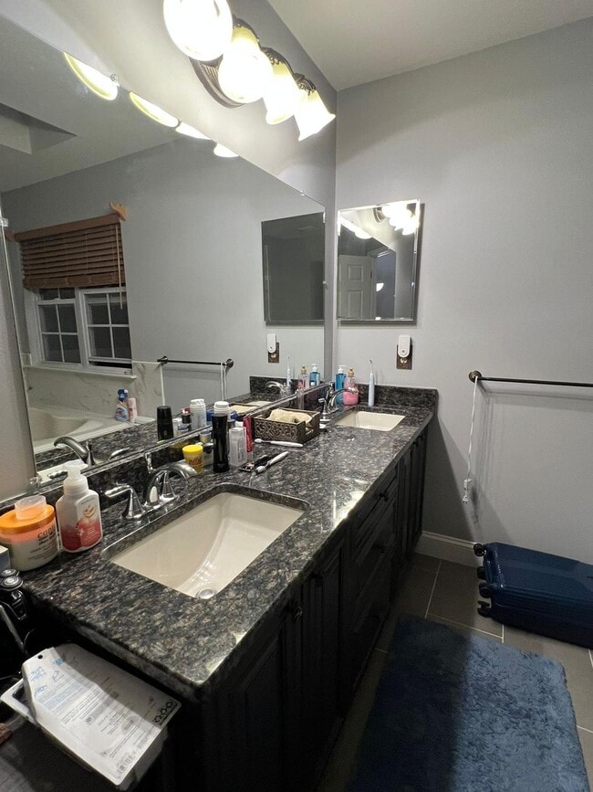 Building Photo - 93 Banyan Blvd