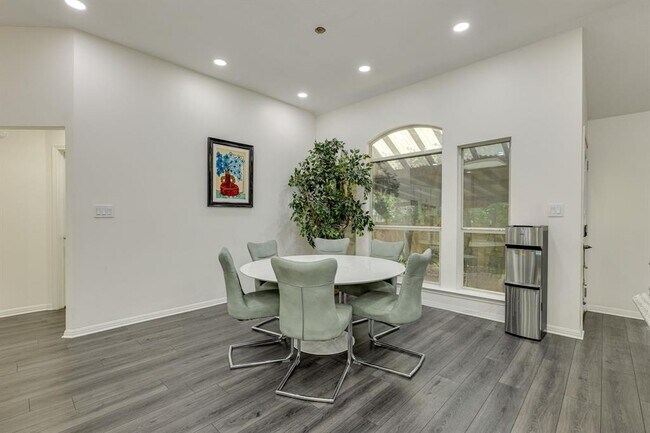 Building Photo - 8908 Pepper Rock Dr