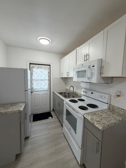 Building Photo - 321 Conniston Rd