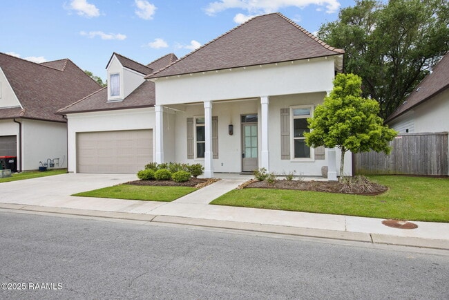 Primary Photo - 102 Drifting Sands Ln