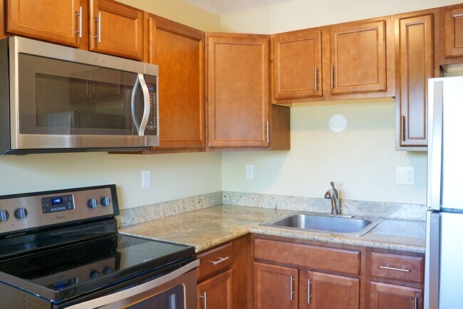 Building Photo - 1-Bed w/Beautiful Kitchen & Off-Street Par...