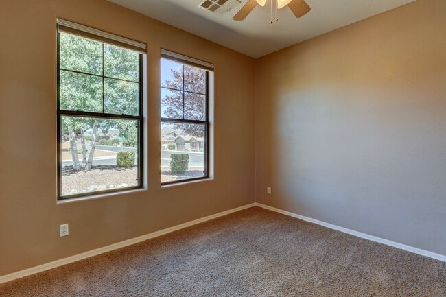 Building Photo - Beautiful 4 bedroom 2 bathroom home in Prescott!