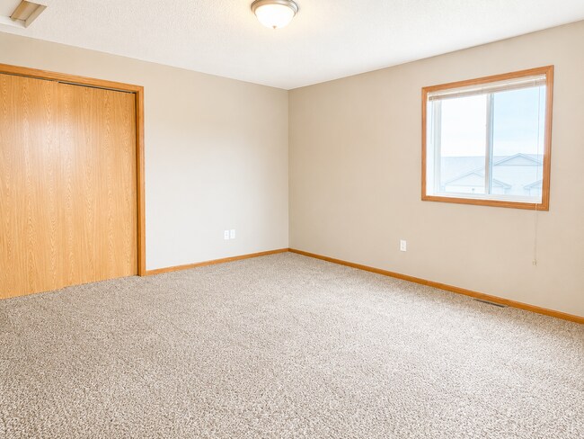 Building Photo - 628 Danielson Ct