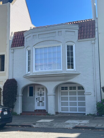 Building Photo - 2645 Chestnut St