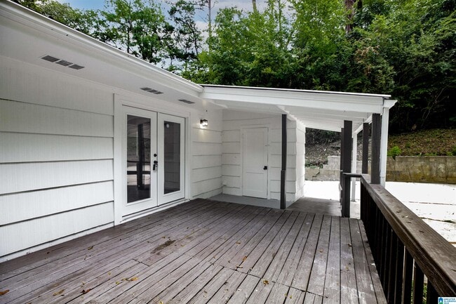 Building Photo - 724 Rose Dr