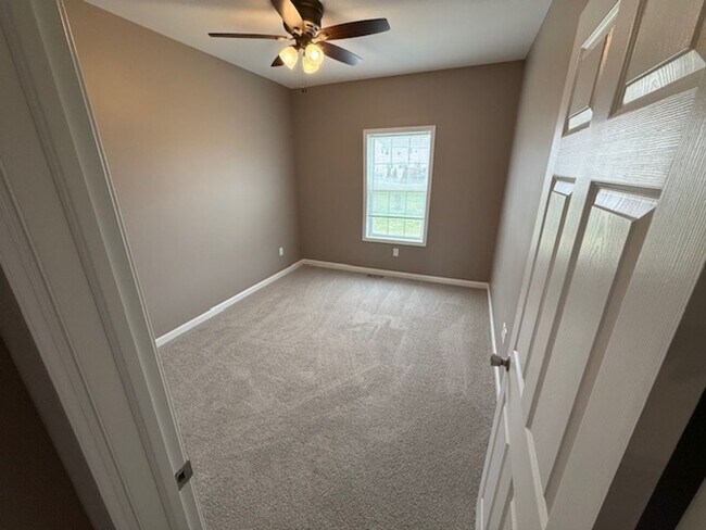 Building Photo - Single family home for Rent in the Heart of Washington, IL