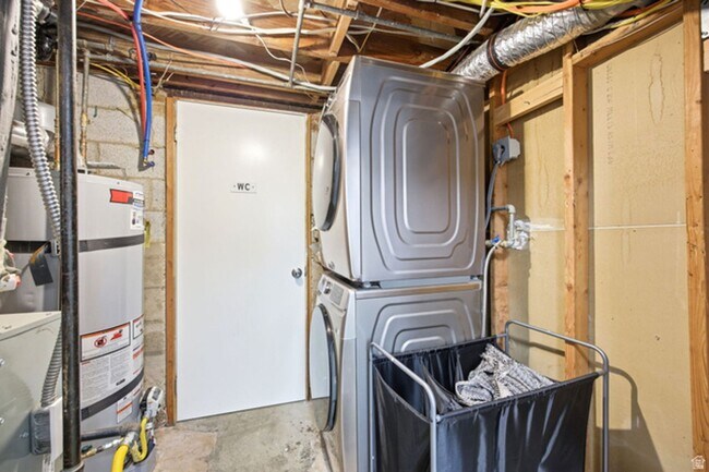 Building Photo - 284 S 250 W
